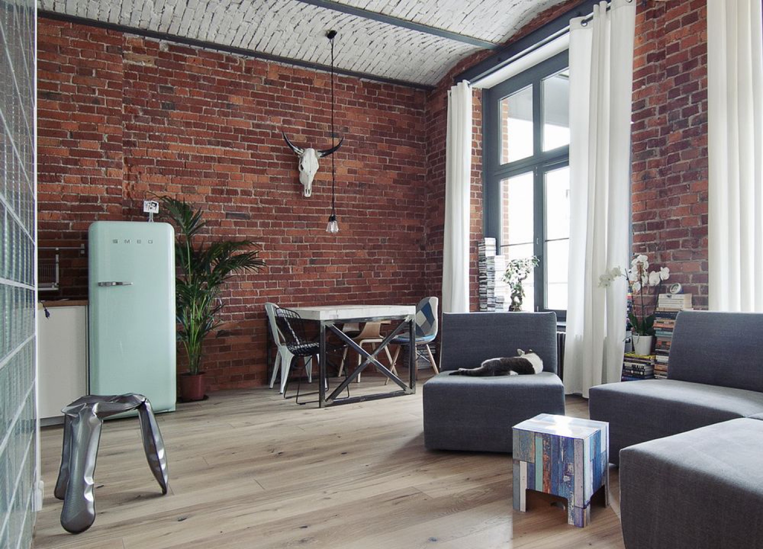 Wnętrze w stylu loft Modne mieszkanie we Wrocławiu