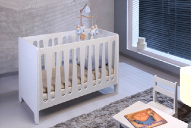 Organizując i urządzając dla dziecka przytulny pokój czy kącik, dostosujmy go do potrzeb nowego członka rodziny wybierając odpowiednie łóżeczko
