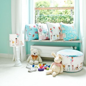 Delikatne poduszki w pastelowych kolorach.  Fot. Lamps&Co.