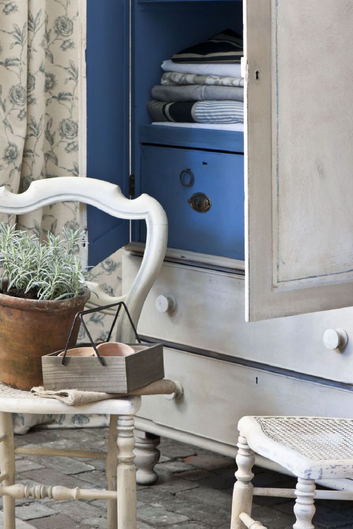 Mebel ręcznie malowany farbami Chalk Paint od Annie Sloan. Fot. PatyNowy.