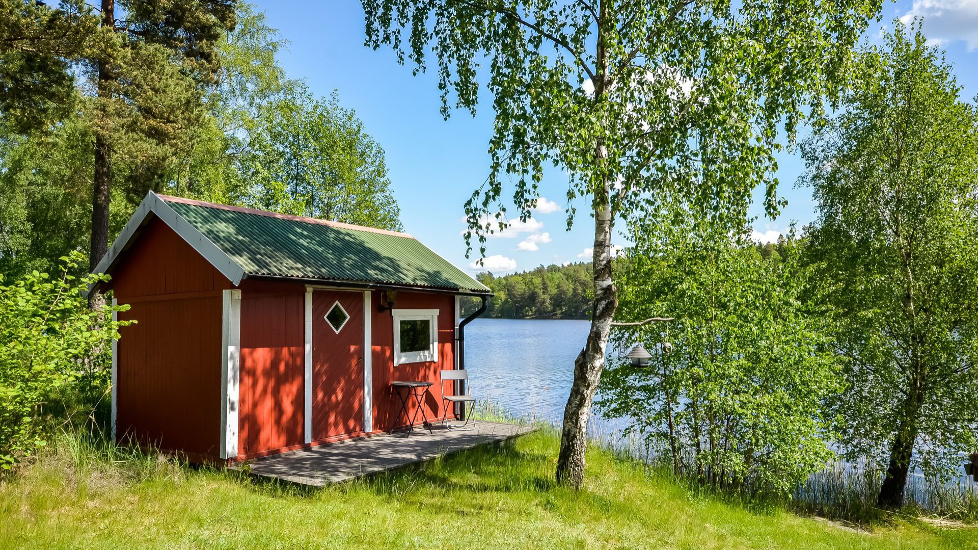 Altana znajdująca się na terenie posesji. Fot. Svenskfast.se.