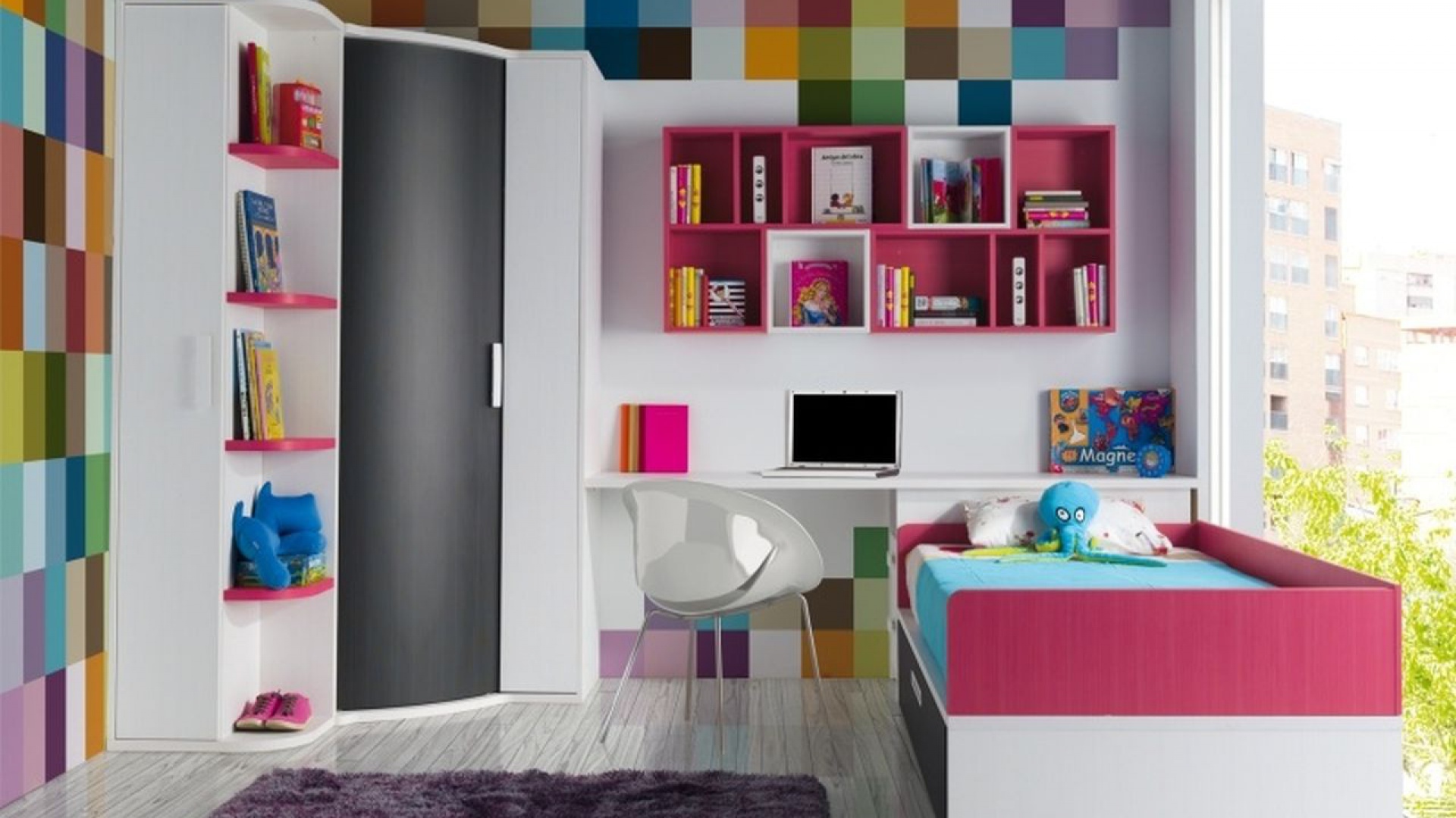 Szafa narożna to pomysł na zagospodarowanie mało praktycznego miejsca styku ścian. Fot. Muebles Lara.