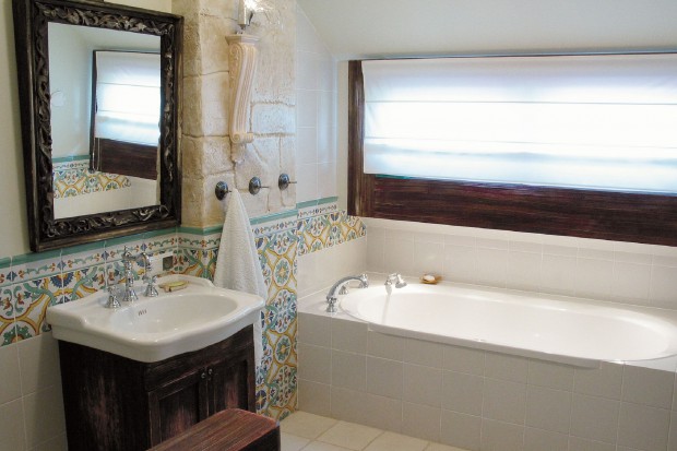 Łazienka w stylu prowansalskim – ciekawy pomysł na mały metraż