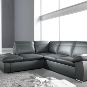 Solidne bryły mebli Zara z oferty marki Bydgoskie Meble uwodzą formą i elegancją. Ich uniwersalne wzornictwo doskonale współgra zarówno z surowym wystrojem nowoczesnych wnętrz, jak i z ciepłem tradycyjnych dekoracji. Fot. Bydgoskie Meble.