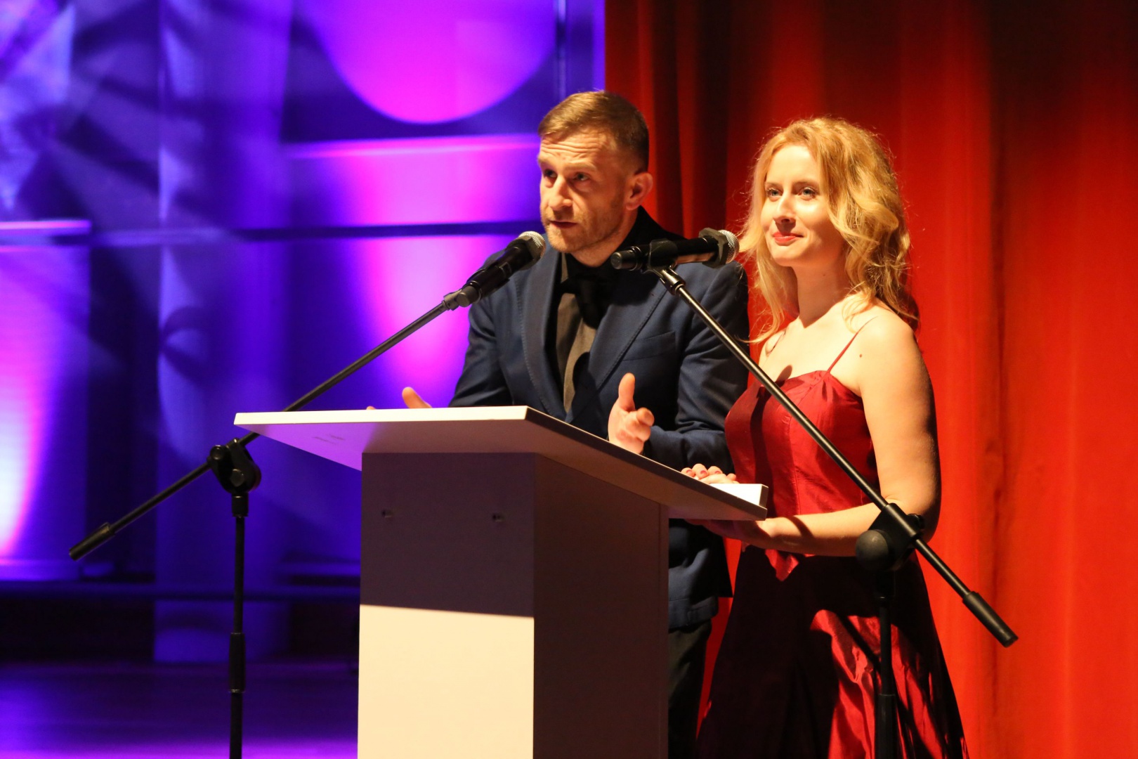 Uroczystą galę wręczenia nagród Dobry Design 2015 poprowadzili Anna Szawiel oraz Marek Ciunel.