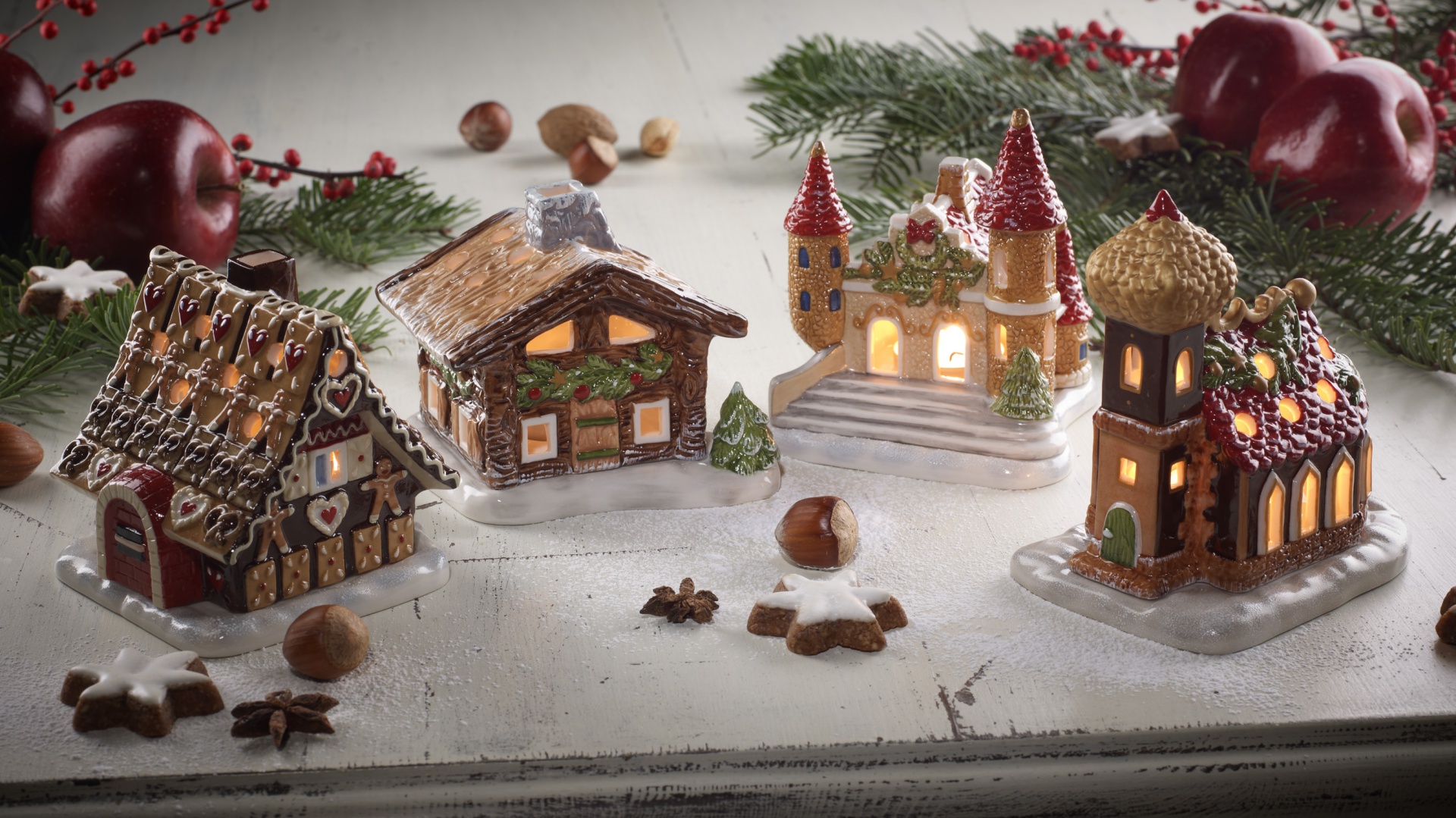 Piękne porcelanowe lampiony ze świątecznej kolekcji Villeroy&Boch. Fot. Villeroy&Boch.