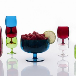 Designerska seria kieliszków Stacky od firmy Zak! designs rozbawi gości i ożywi przyjęcie. Do kupienia w sklepie: Leduvel.pl. Fot. LeDuvel.