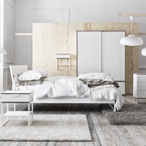 Kolekcja białych mebli do sypialni Trysil. Proste, minimalistyczne kształty doskonale pasują do nowoczesnych wnętrz. Fot. IKEA.