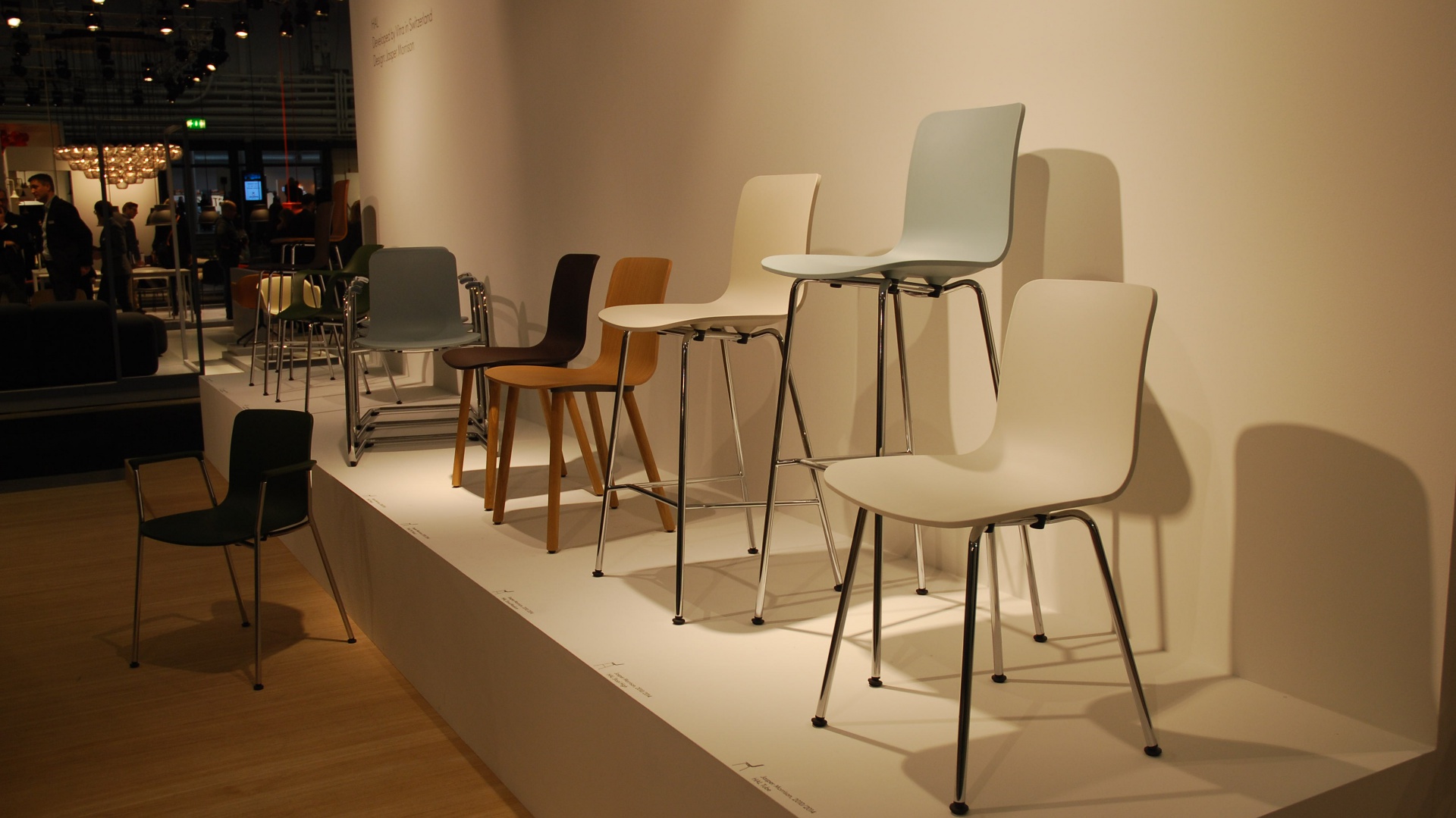Na stanowisku marki Vitra można było podziwiać wiele sławnych modeli mebli. Niektóre z nich to już klasyki światowego designu. Fot. Marta Ustymowicz