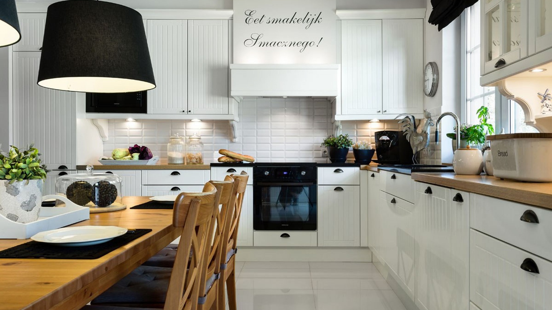Biała kuchnia: zobacz piękne, stylowe wnętrze
