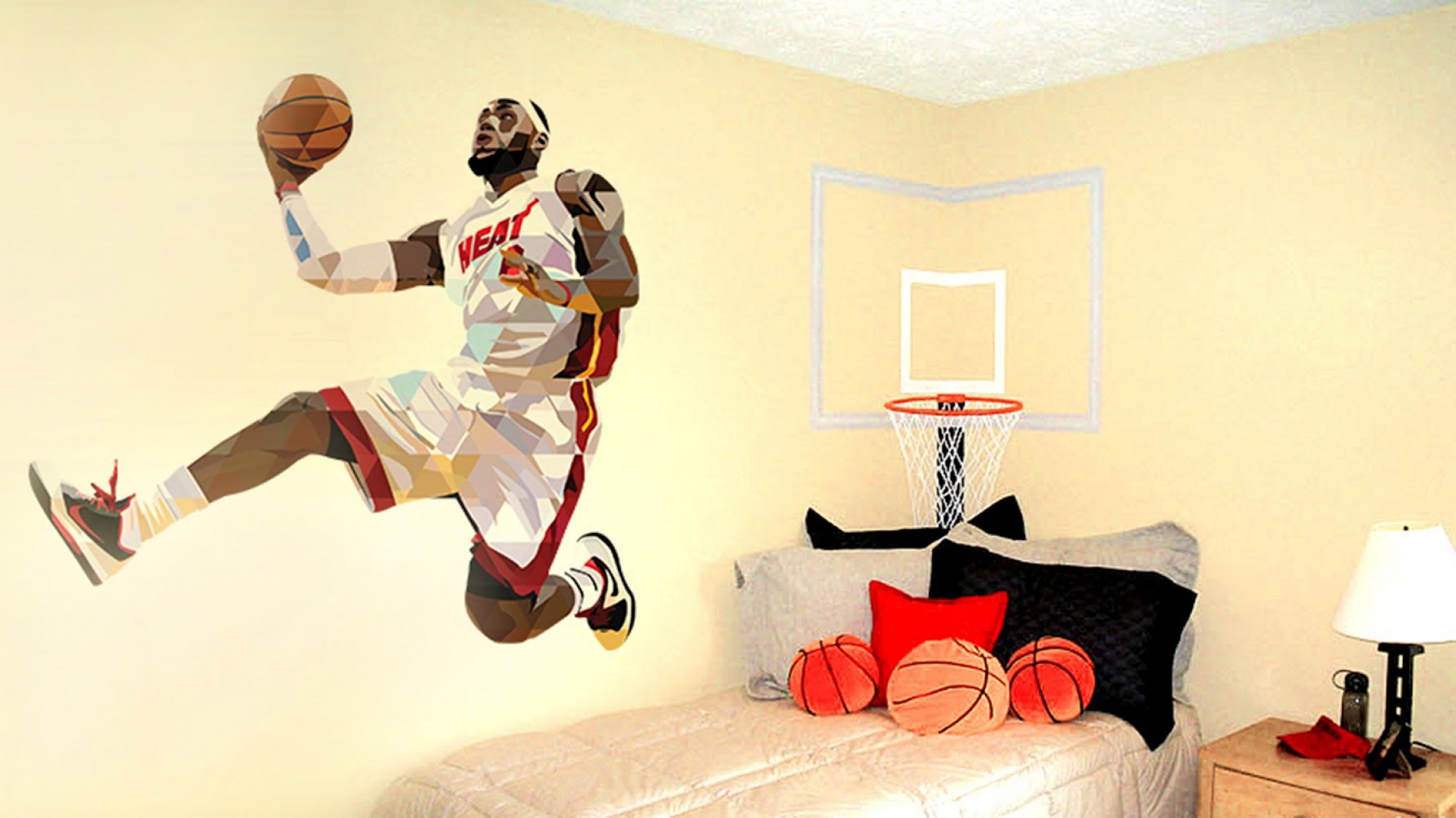 Fototapeta z wizerunkiem słynnego koszykarza Jamesa LeBron'a sprawi radość fanom piłki koszykowej. Dekoracja pochodzi z kolekcji Sport Stars marki Myloview. Fot. Myloview.