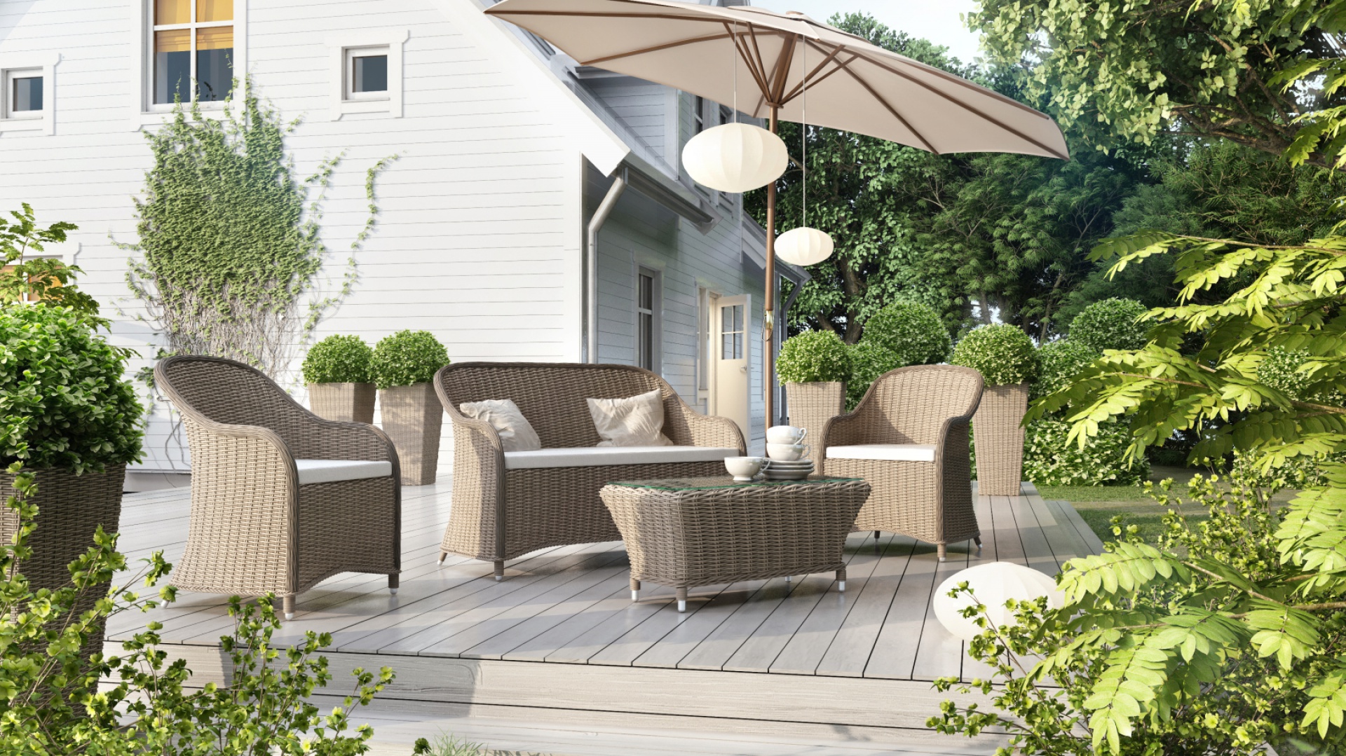 Meble o klasycznym, ponadczasowym kształcie. W zestawie Leonardo Royal z technorattanu w piaskowym kolorze sofa, dwa fotele oraz stolik z hartowanym, szklanym blatem. Dostępne w ofercie marki Oltre. Cena: 4.290 zł (zestaw). Fot. Oltre.