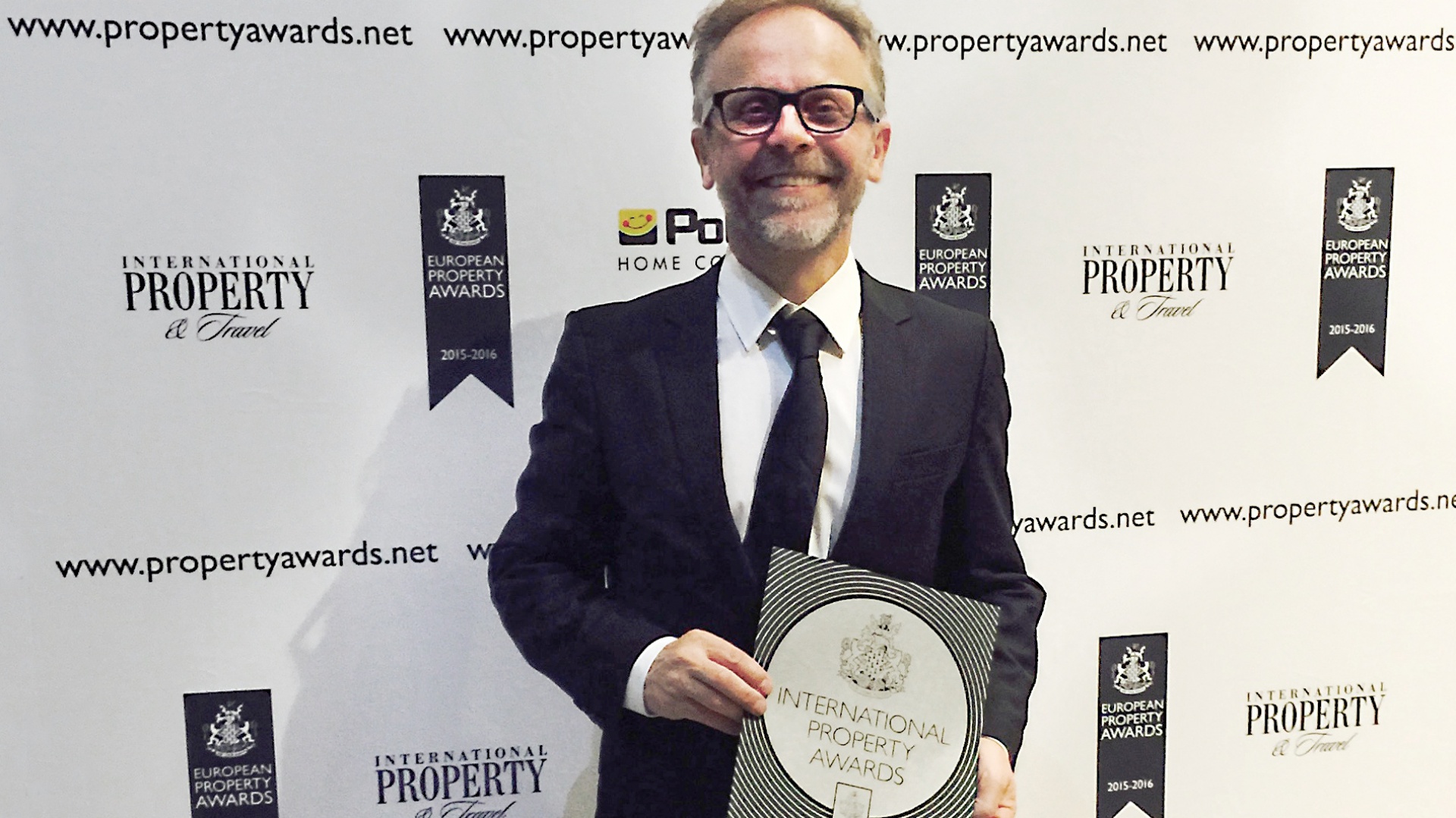 Mirosław Nizio podczas rozdania nagród International Property Awards. Finał konkursu i wręczenie nagród odbyło się 22 września w Londynie. Fot. Materiały prasowe