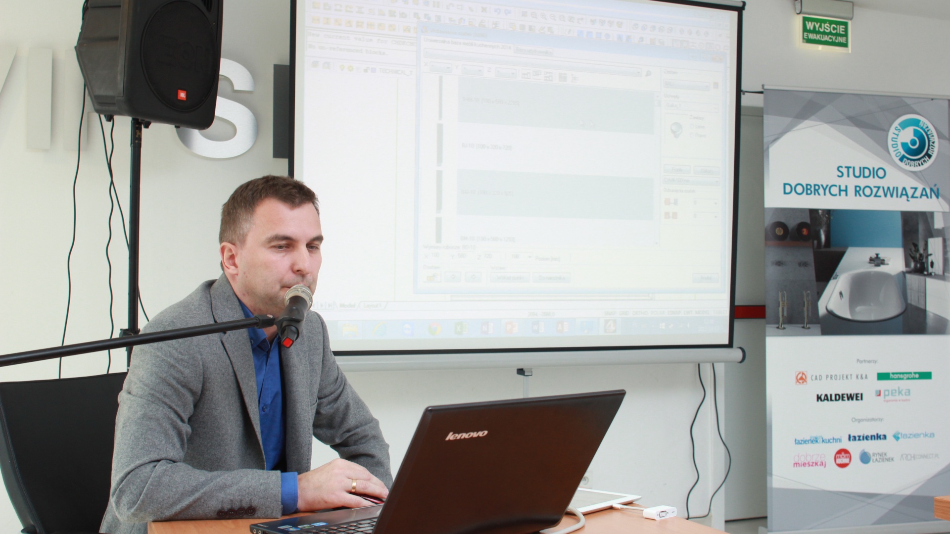 O możliwościach wykorzystania programów komputerowych firmy CAD Projekt K&A w pracy architekta i projektanta wnętrz mówił Marek Krzaczkowski.