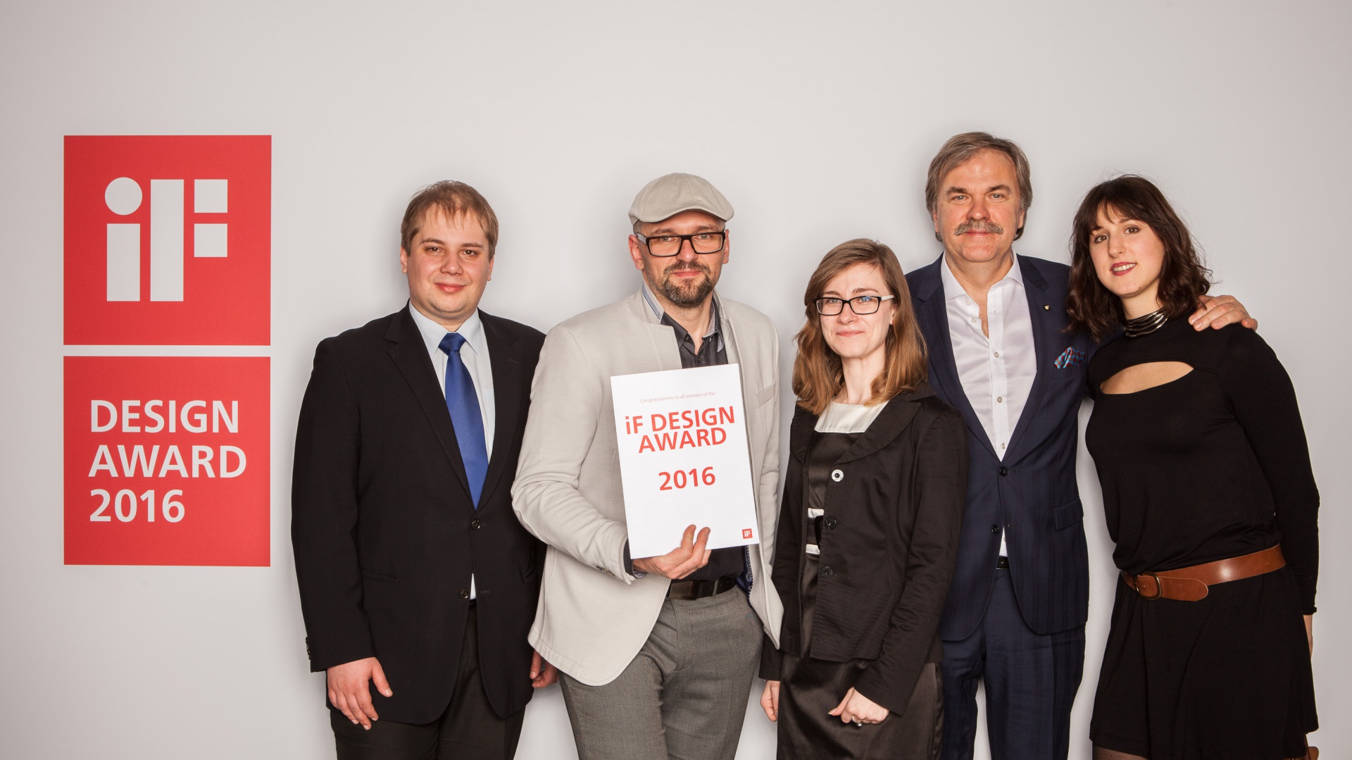 Firma Aquaform odebrała nagrodę w kategorii wzornictwa przemysłowego za innowacyjną lampę OLEDRIAN. Fot. Materiały prasowe