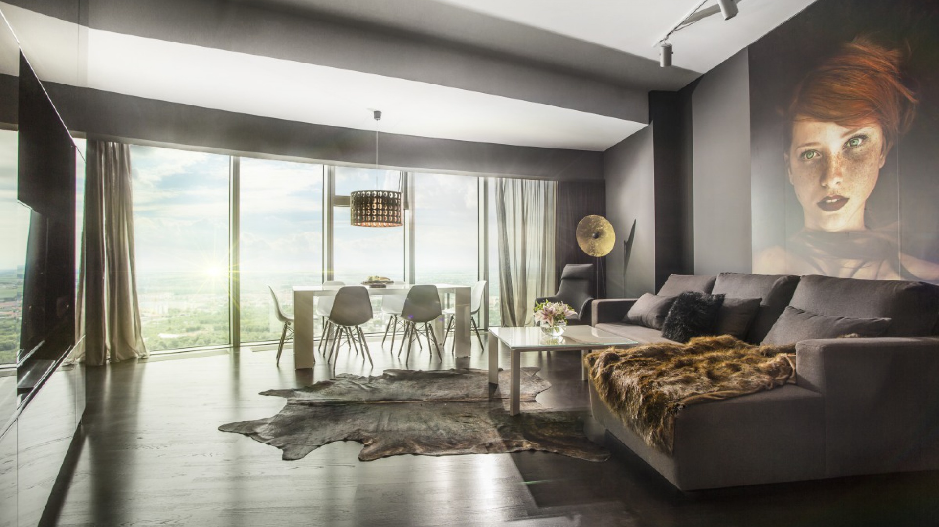 Wystrój apartamentu idealnie komponuje się z panoramicznym widokiem na Wrocław. Fot. Materiały prasowe