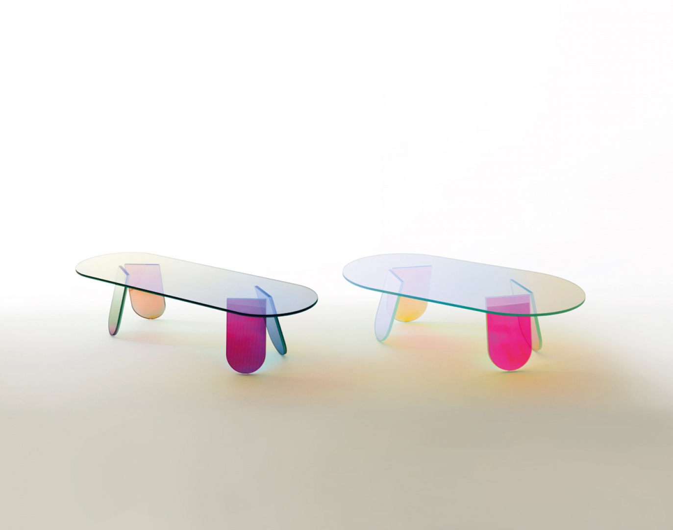 Ławy z kolekcji Shimmer zaprojektowanej przez Patricię Urquiolę. Fot. Glas Italia