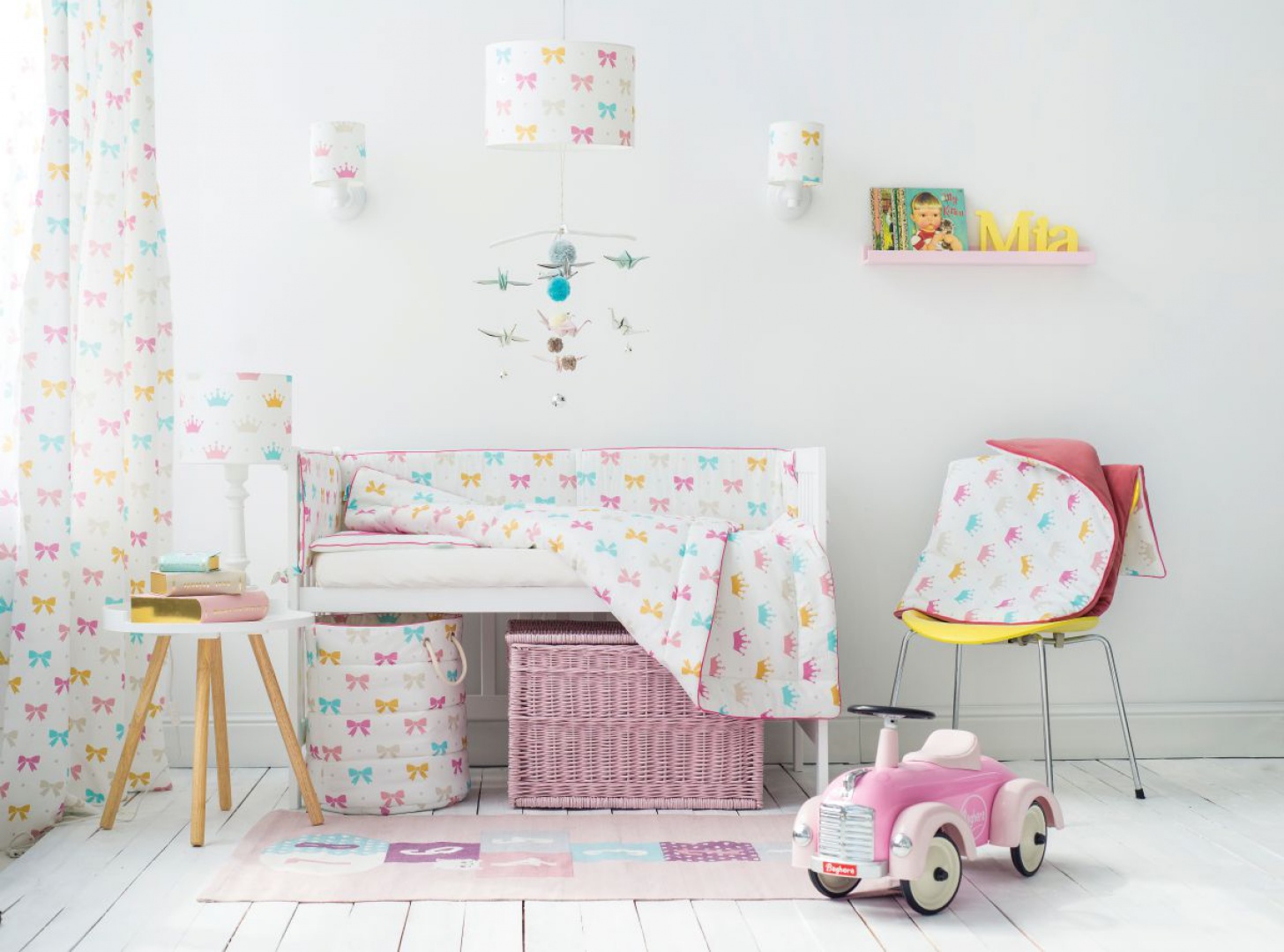 Kolekcja Princess Bows. Fot. Lamps & Company