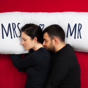 One Pillow. Fot. Mr&Mrs Sleep