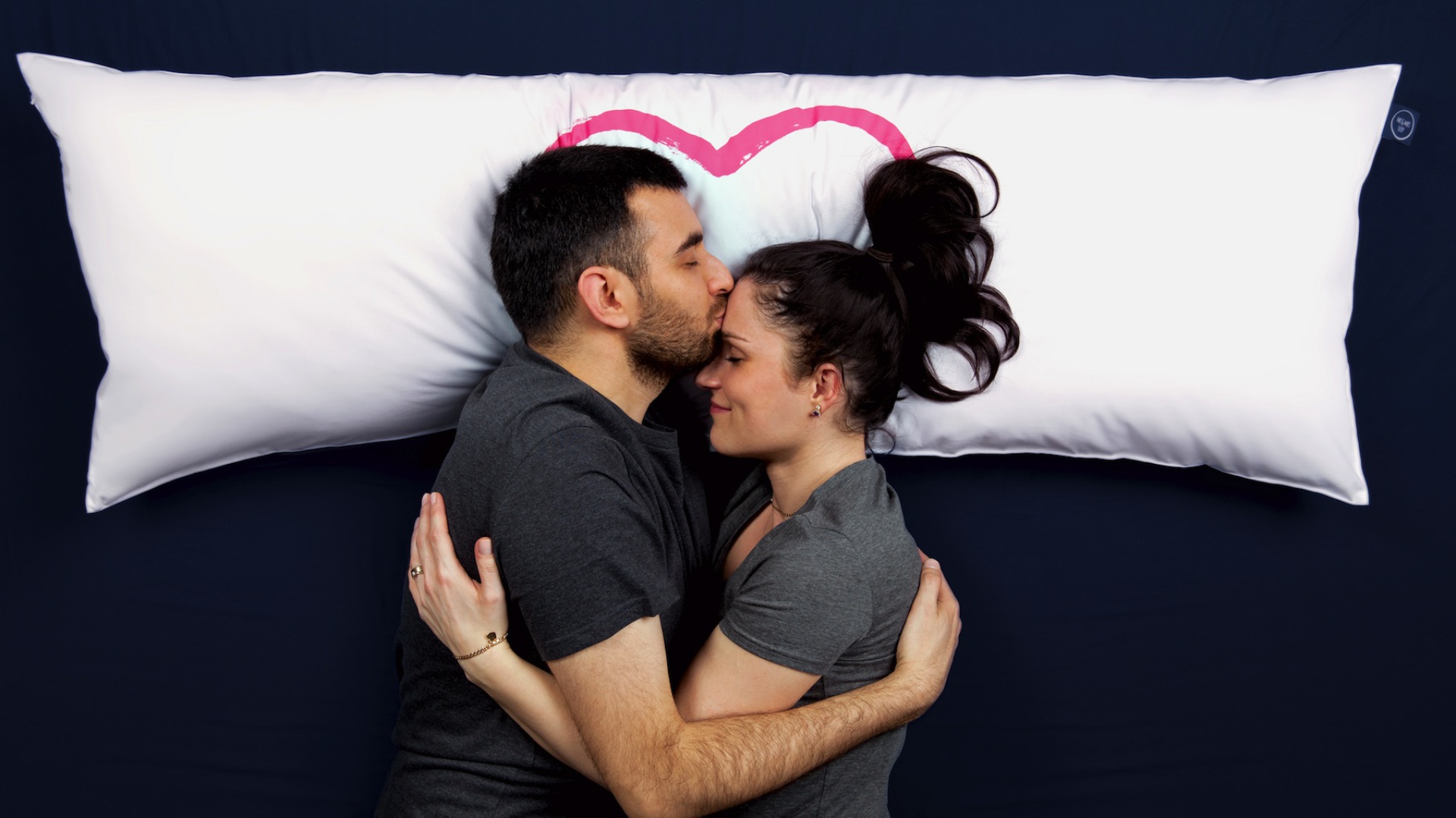 One Pillow. Fot. Mr&Mrs Sleep