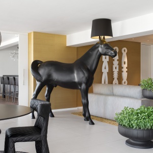 Lampa Horse, projekt Front. Fot. Moooi / Adam Letch