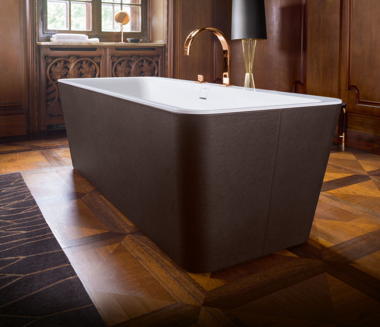 W wannie Squaro Prestige do długich kąpieli zachęca jej wnętrze wykonane z Quarylu®, który utrzymuje ciepło wody i jest odporny na zarysowania. Fot. Villeroy & Boch