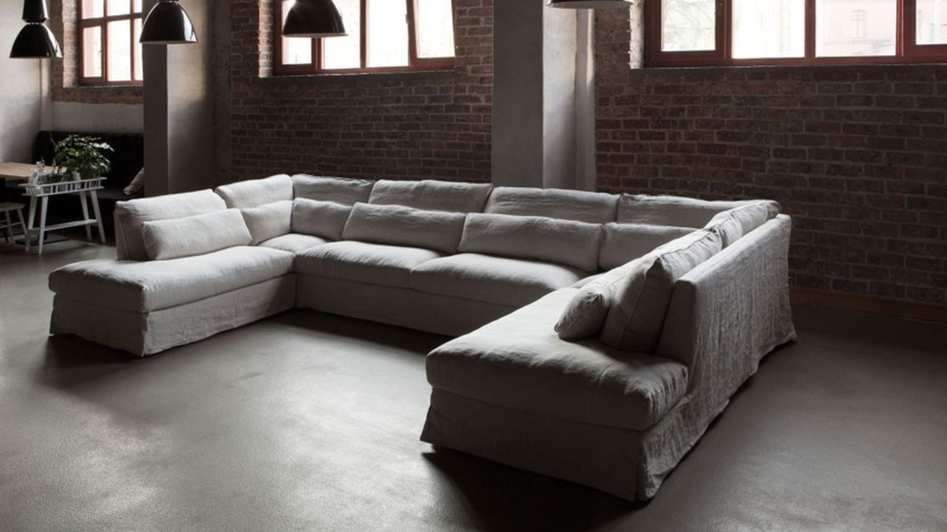 Letnie leniuchowanie: sofa w lnianej tkaninie