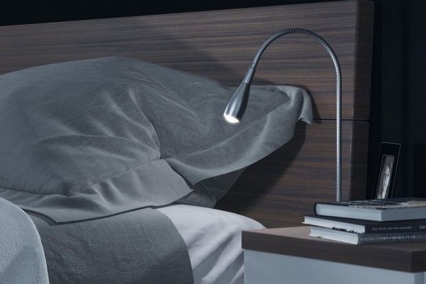 Szukasz nowoczesnego oświetlenia do sypialni? Poznaj najnowsze rozwiązania, które sprawiają, że nawet nocna szafka staje się „smart”. Inteligentna technologia wkracza do sypialni – tego trendu nie można przespać.