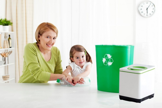 Segregowanie śmieci w domu jest bardzo ważne ze względu na dbałość o nasze środowisko naturalne. Warto więc wiedzieć jak segregować śmieci w domu oraz z jakich rozwiązań i urządzeń korzystać, aby ta segregacja była prosta i wygodna.