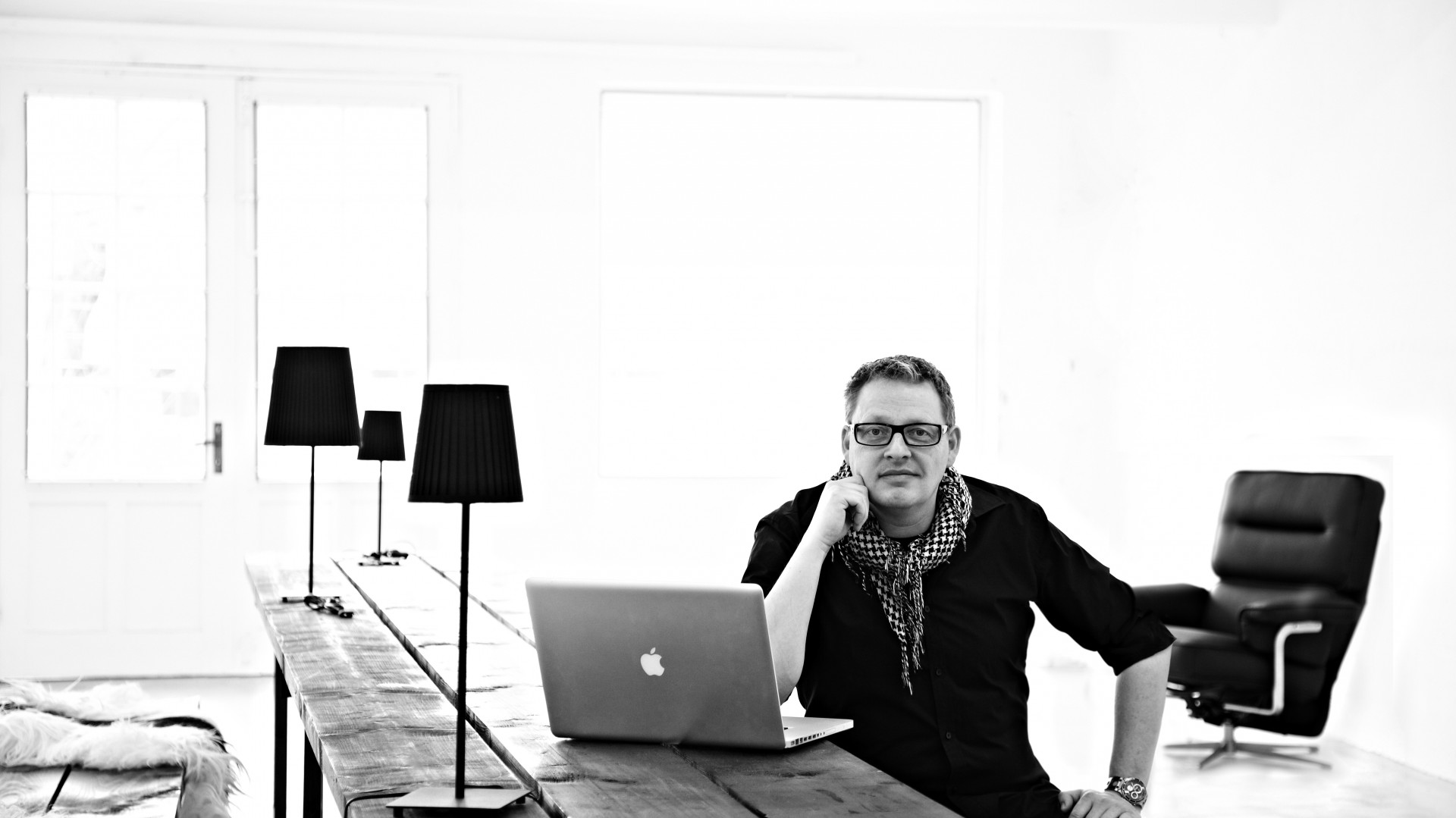 Henrik Pedersen to jeden z najbardziej uznanych duńskich projektantów. Jego wykład o źródłach inspiracji i postrzeganiu roli designu w szybko zmieniającym się świecie zainaugurował czwartą edycję Forum Dobrego Designu 7 grudnia 2016 r.