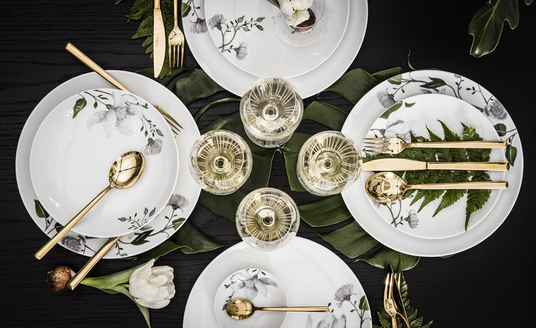 Piękna porcelana na wyjątkowe okazje. Kolekcja Clematis. Fot. Fyrklovern