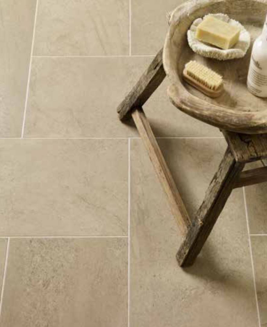 Panele winylowe z kolekcji Amtico Form linia produktowa Contemporary Ceramic. Fot. Carpet Studio