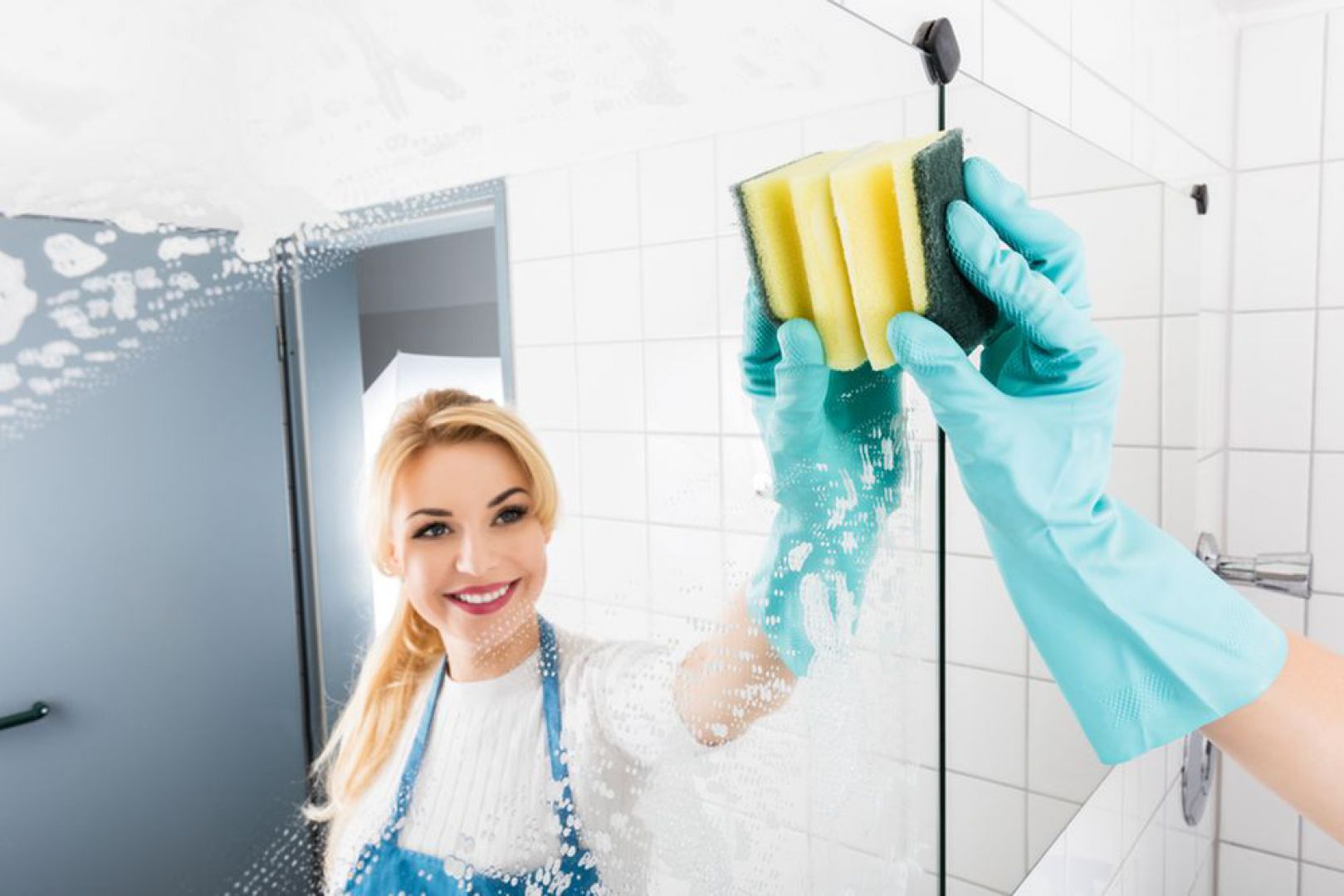 sunięcie silnych zabrudzeń, które pozostały po wakacyjnym remoncie to wyzwanie, z którym poradzą sobie tylko sprawdzone środki. Fot. Mill Clean