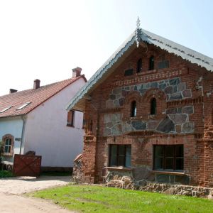 Folwark Bielskie. Projekt: odnowiona przez właścicieli zaadoptowana na budynek mieszkalny. Powierzchnia użytkowa ok. 420 m/kw.