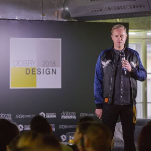 Przemówienie duńskiego designera René Hougaarda, gościa specjalnego Forum Dobrego Designu. Fot. Piotr Waniorek.