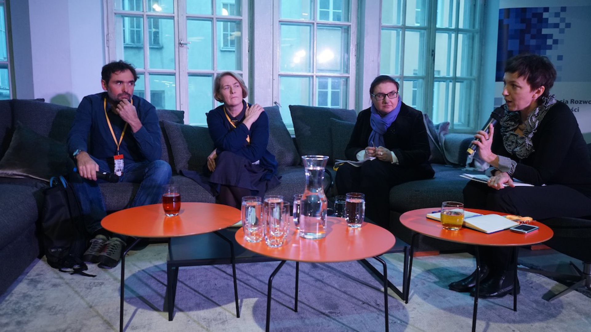 V Forum Dobrego Designu. W sesji Design Starter udział wzięli (od lewej): Andrzej Śmiałek, Ewa Gołębiowska, Anna Forin, Monika Karwat-Bury (moderator). Fot. Tomasz Wawer.