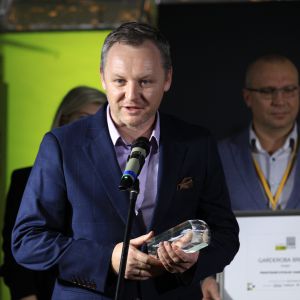 Nagrodę główną w kategorii Przestrzeń Sypialni i Garderoby za szkło Colorimo Modo firmy Mochnik odebrał kierownik działu handlowego i marketingu, Dariusz Jędrzejczak.