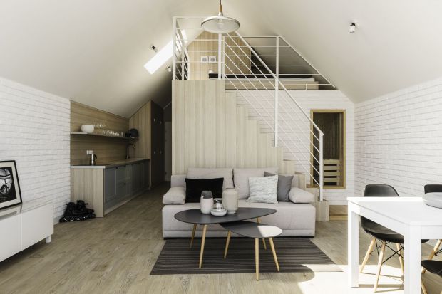 Mieszkanie z antresolą: projekt wnętrza w stylu skandynawskim