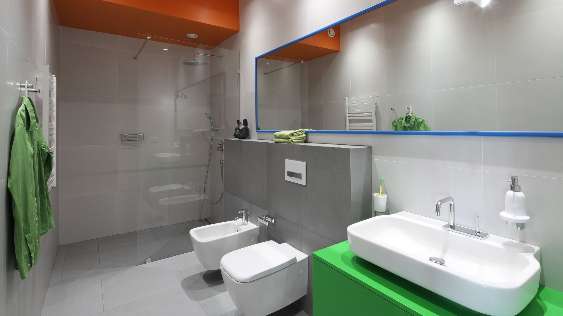 Szara łazienka w nowoczesnym stylu - zobacz gotowy projekt wnętrza