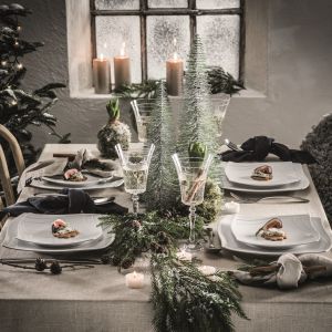 Piękna dekoracja świątecznego stołu: serwis Celebration. Fot. Fyrklovern