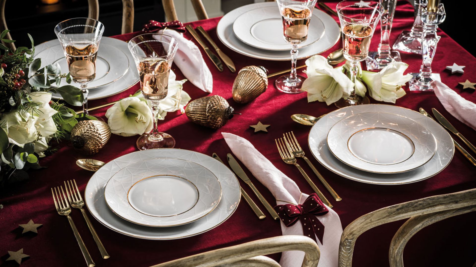 Świąteczne aranżacje stołu: zobacz te najpiękniejsze 