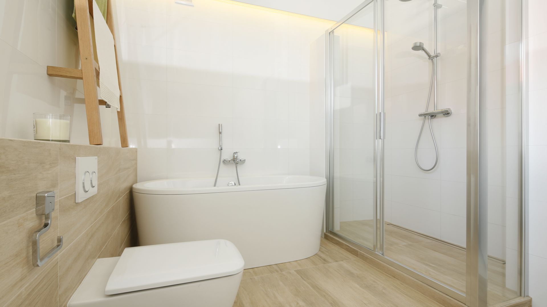 Piękna, jasna łazienka - zobacz gotowy projekt w stylu skandynawskim