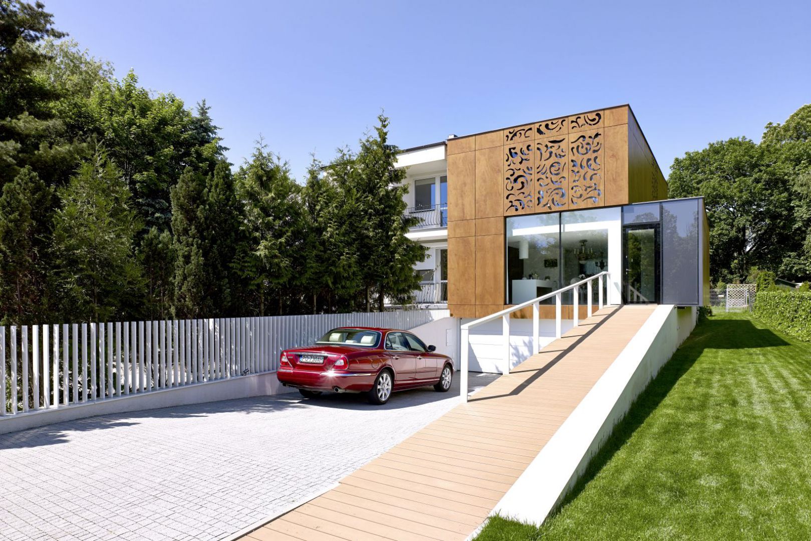 Kostka polska - wyjątkowa modernizacja domu z Poznania.Projekt: Piotr Kluj, www.kluj.com.pl, Paweł Litwinowicz, www.plplus.pl. Fot. Kluj Architekci