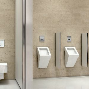 Minimalizm wyposażenia to już obowiązujący kierunek w designie armatur łazienkowych, szczególnie tych, które znajdują zastosowanie w intensywnie eksploatowanych budynkach. Fot. Schell 