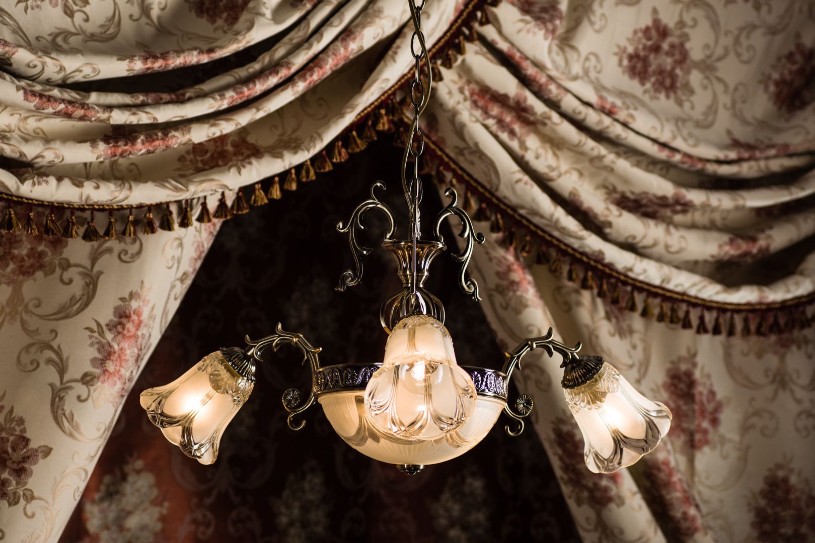 Modne oświetlenie do salonu. Fot. Britop Lighting