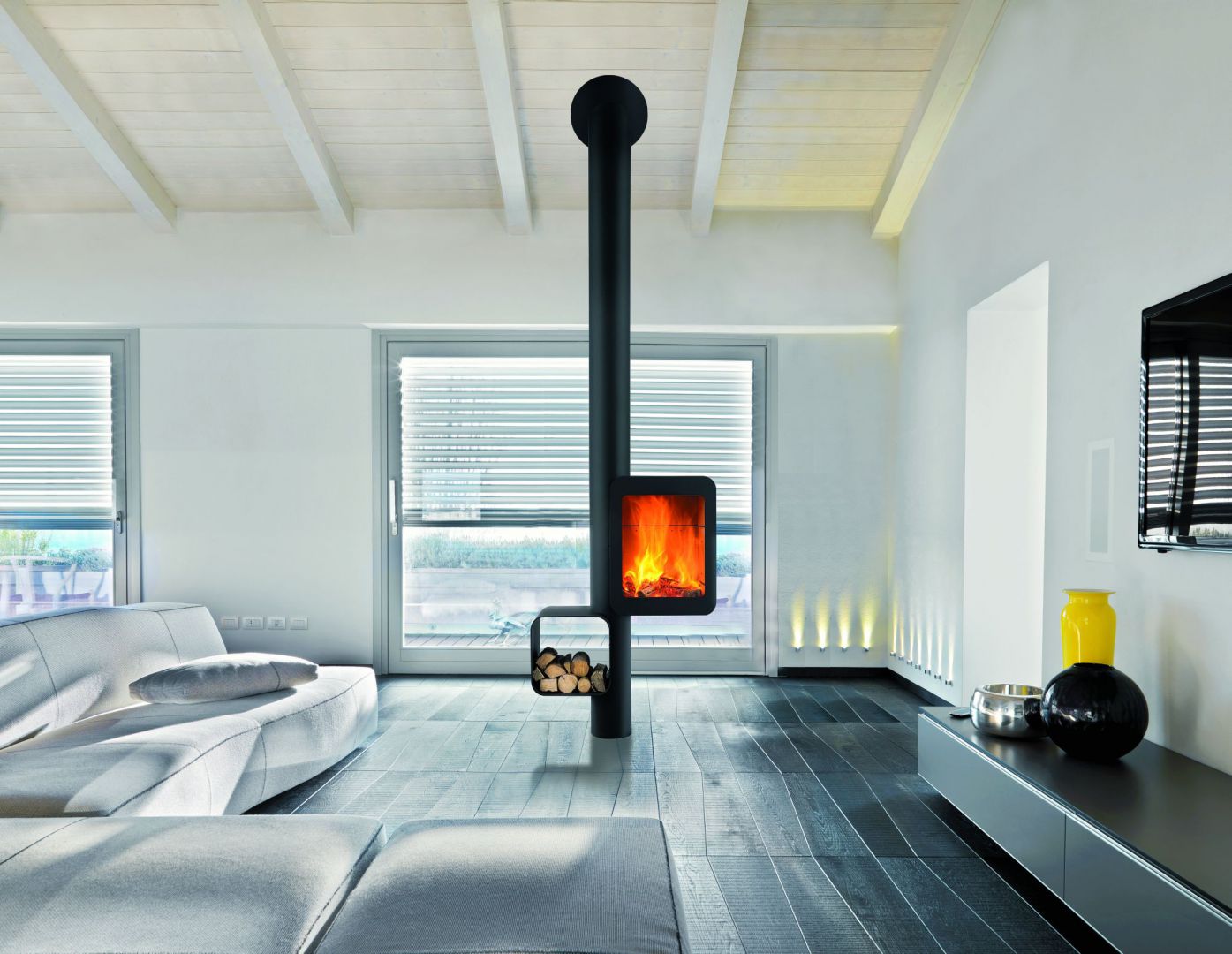 Kominek Grappus marki Focus przystosowany jest do instalacji w domach niskoenergetycznych. Kominek posiada znak Flamme verte, który gwarantuje wysokie parametry grzewcze przy niskiej emisji CO2. Fot. Koperfam