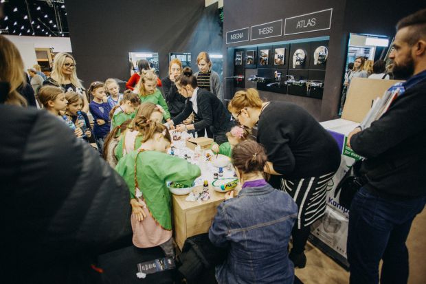 Na tegorocznej edycji 4 DESIGN DAYS, która odbyła się w Międzynarodowym Centrum Kongresowym w Katowicach 15-18 lutego nie mogło zabraknąć marki Roca. Podobnie jak w poprzednich latach marka zaprezentowała na swoim stosiku zarówno produkty, które