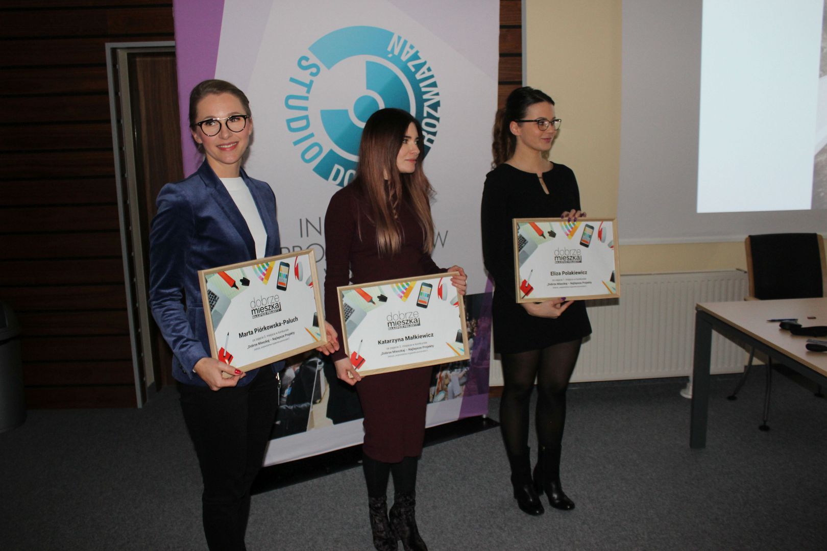 Laureatki pierwszej w 2018 roku edycji konkursu dla projektantów Studia Dobrych Rozwiązań Dobrze Mieszkaj-najlepsze Projekty. Od lewej: Marta Piórkowska-Paluch, Katarzyna Małkiewicz, Eliza Polakiewicz.