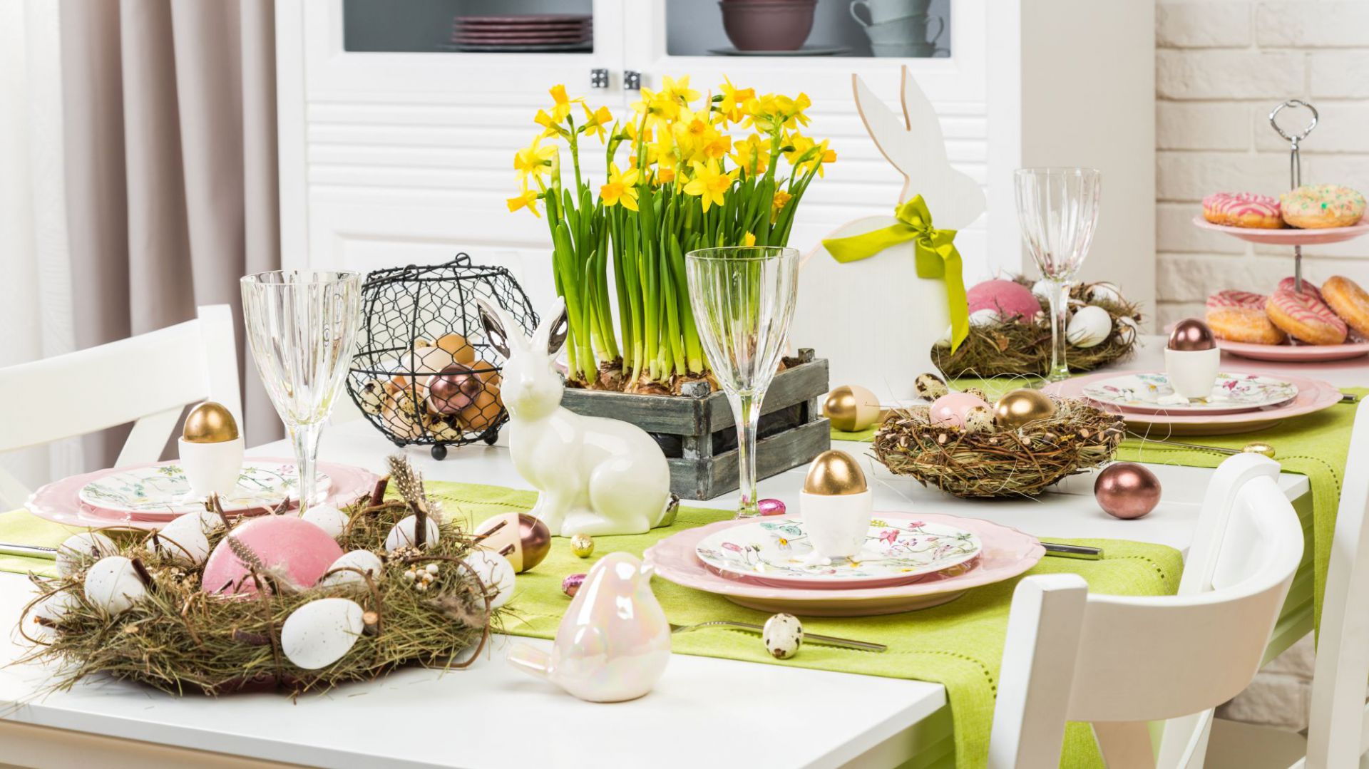 Wielkanocny stół: zobacz ciekawe aranżacje