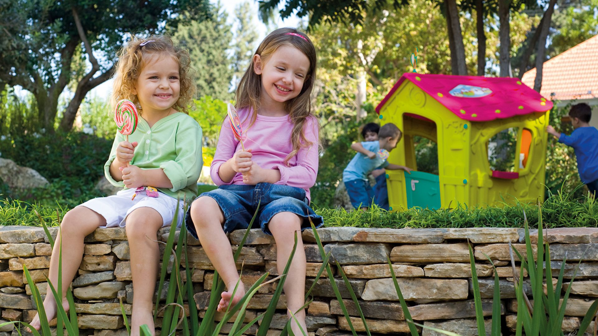 Kącik zabaw dla dzieci w ogrodzie: Magic Play House. Fot. Keter